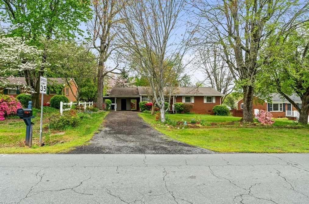 2805 Trail Six, Burlington NC 27215-5360 exterior