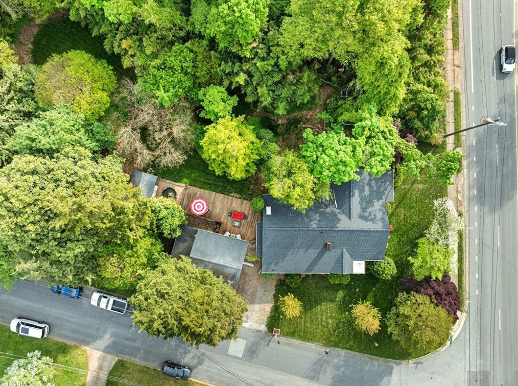 5010 Friendly Ave, Greensboro NC  27410-4336 exterior