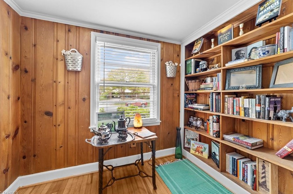 5010 Friendly Ave, Greensboro NC  27410-4336 exterior