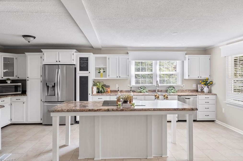 5603 Virgilwood Dr, Greensboro NC  27409-2227 exterior