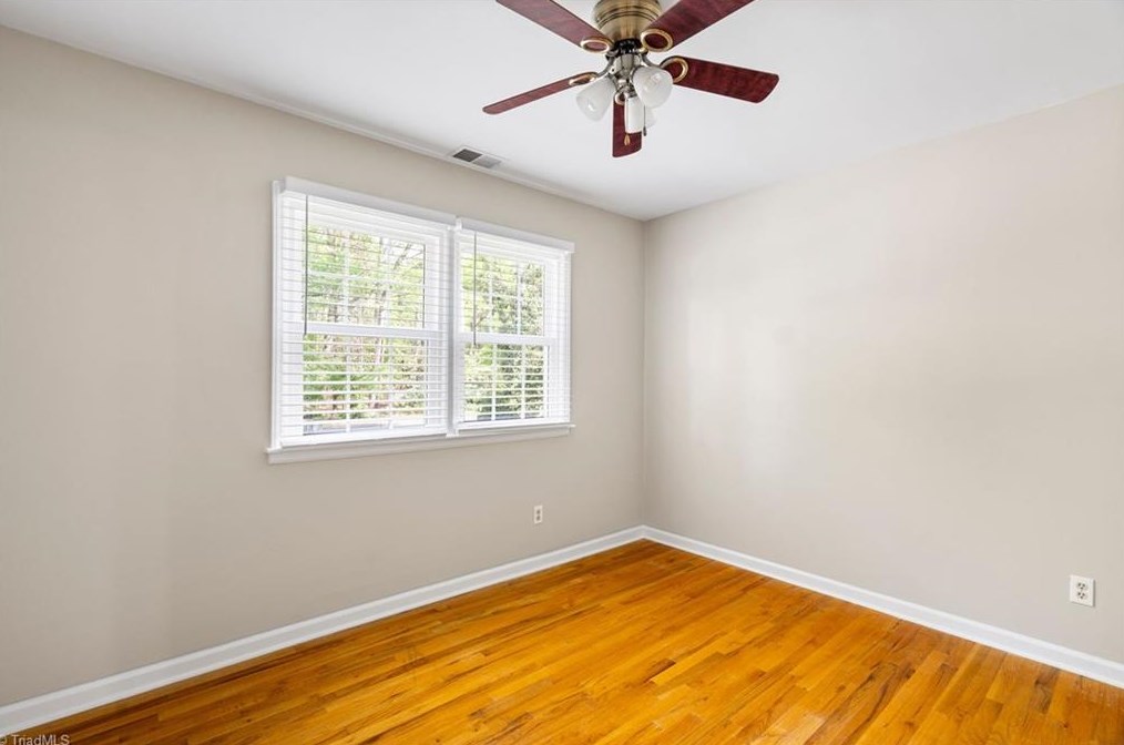 5603 Virgilwood Dr, Greensboro NC  27409-2227 exterior