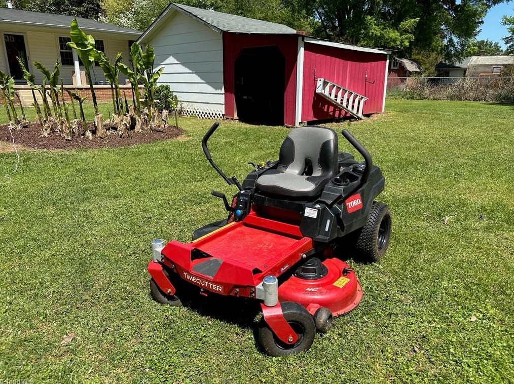 5603 Virgilwood Dr, Greensboro NC  27409-2227 exterior