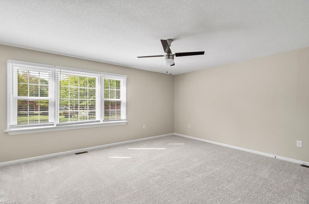 5603 Virgilwood Dr, Greensboro NC  27409-2227 exterior