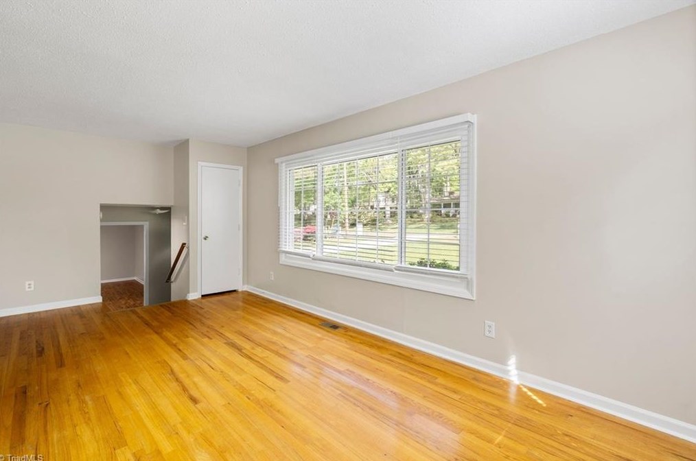 5603 Virgilwood Dr, Greensboro NC  27409-2227 exterior