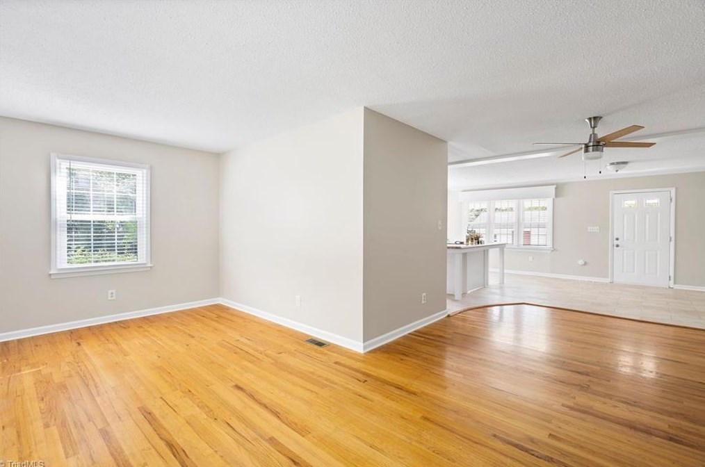 5603 Virgilwood Dr, Greensboro NC  27409-2227 exterior