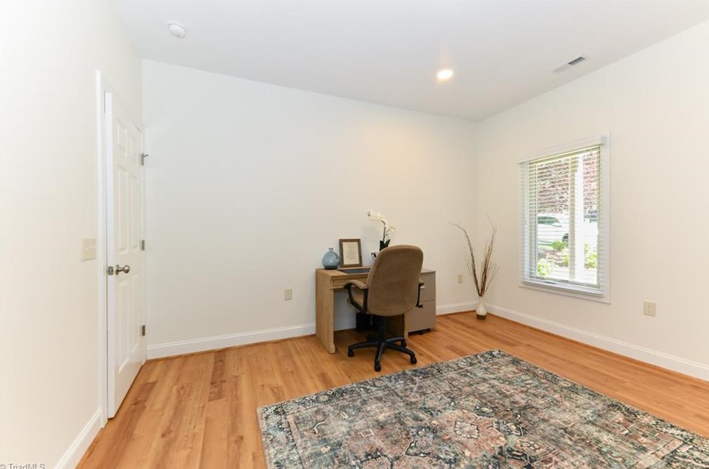 7 Annalisa Dr, Greensboro NC  27455-3317 exterior