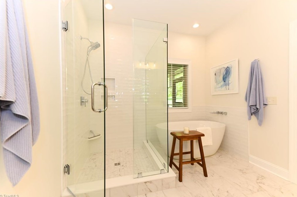 7 Annalisa Dr, Greensboro NC  27455-3317 exterior