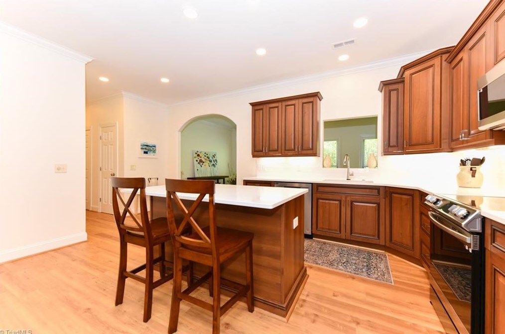 7 Annalisa Dr, Greensboro NC  27455-3317 exterior