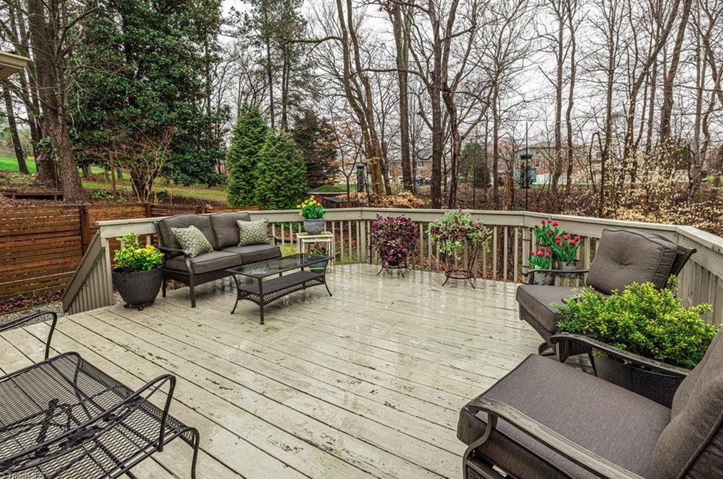 713 Huntington Dr, High Point NC  27262-4524 exterior