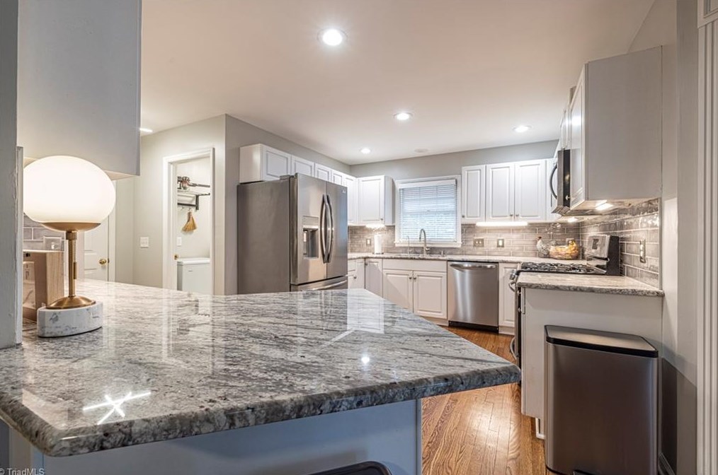 713 Huntington Dr, High Point NC  27262-4524 exterior