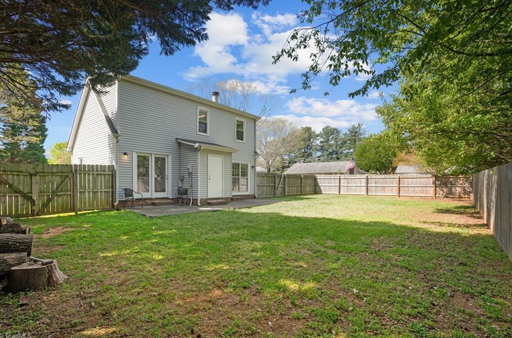 118 Cambridge Square Ln, Kernersville NC  27284-2312 exterior