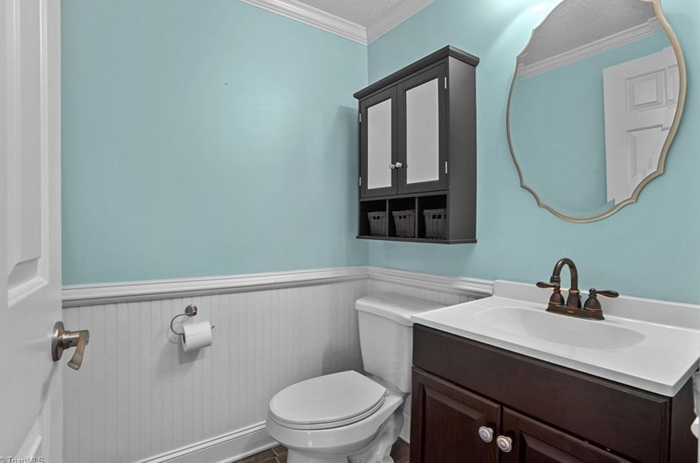 118 Cambridge Square Ln, Kernersville NC  27284-2312 exterior