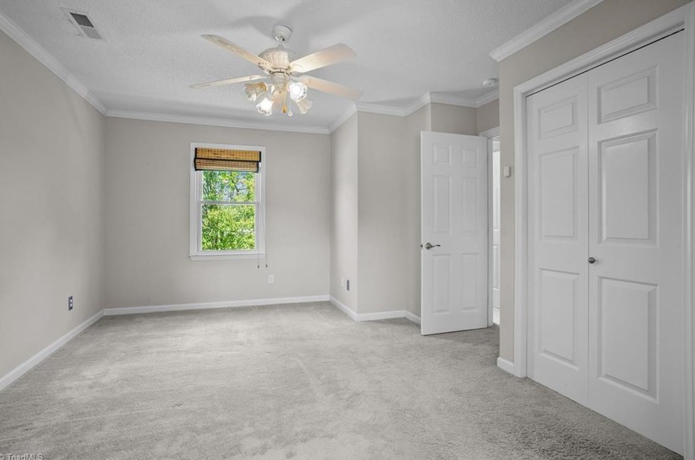 118 Cambridge Square Ln, Kernersville NC  27284-2312 exterior