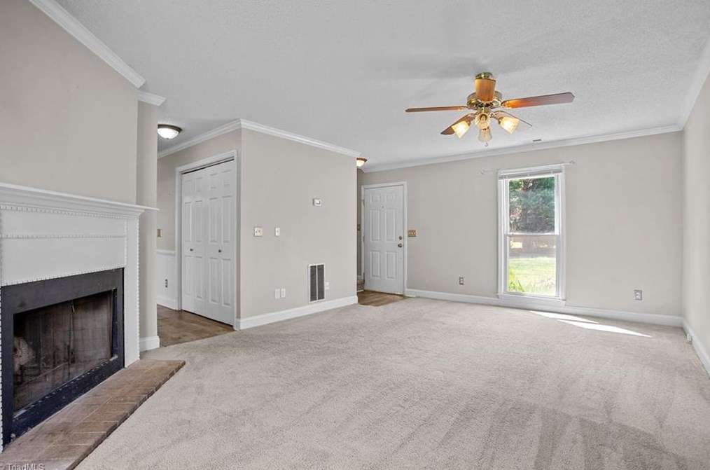 118 Cambridge Square Ln, Kernersville NC  27284-2312 exterior