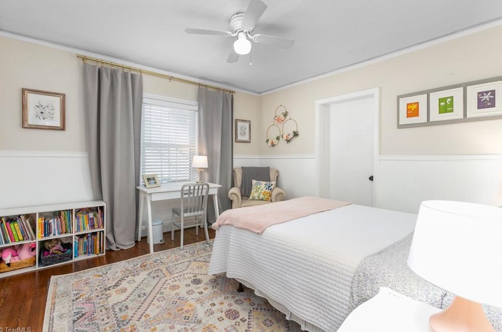 1704 Colonial Ave, Greensboro NC 27408-4205 exterior