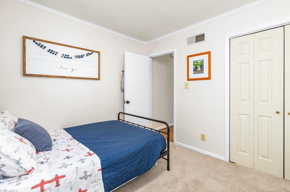 1704 Colonial Ave, Greensboro NC 27408-4205 exterior