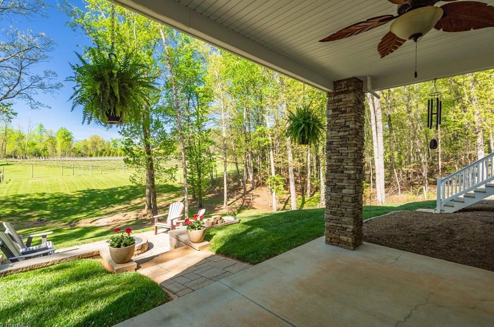 267 Devotion Farm Way, Thurmond NC 28683-8149 exterior