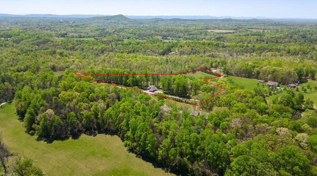 267 Devotion Farm Way, Thurmond NC 28683-8149 exterior