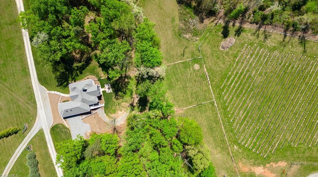 267 Devotion Farm Way, Thurmond NC 28683-8149 exterior