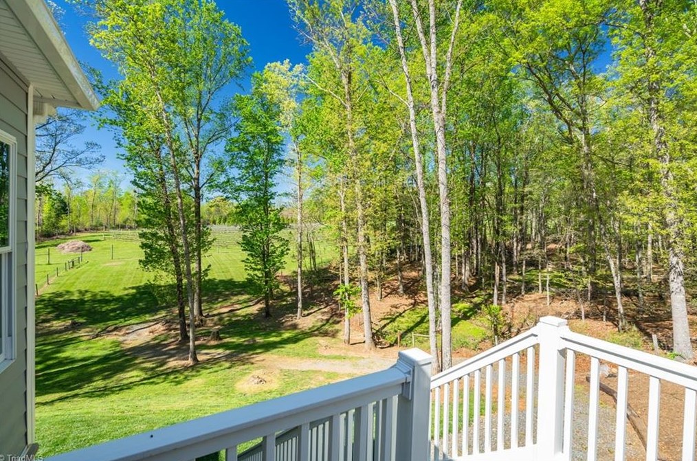 267 Devotion Farm Way, Thurmond NC 28683-8149 exterior