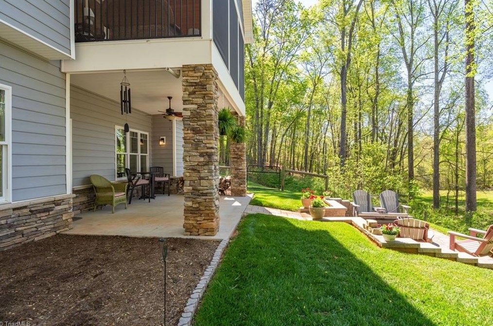 267 Devotion Farm Way, Thurmond NC 28683-8149 exterior