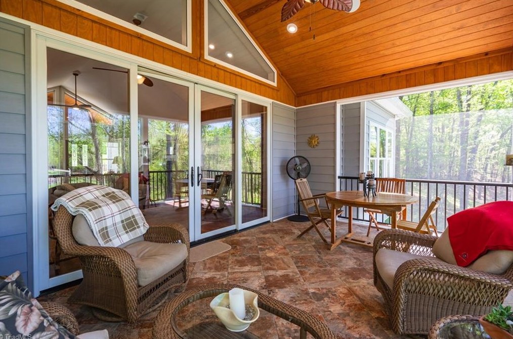 267 Devotion Farm Way, Thurmond NC 28683-8149 exterior