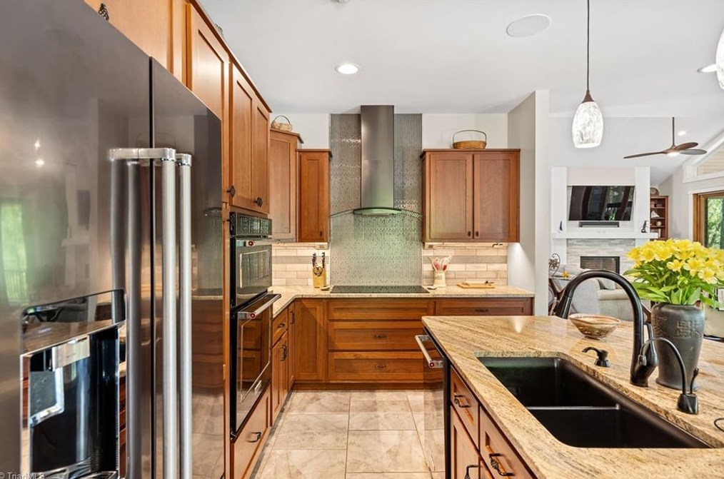 267 Devotion Farm Way, Thurmond NC 28683-8149 exterior