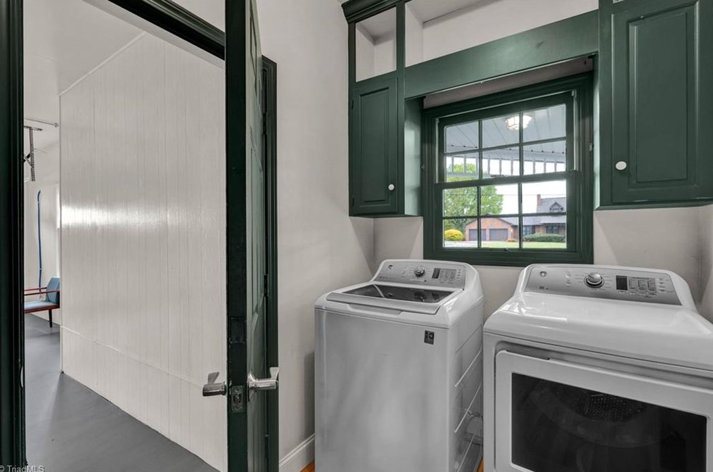 194 Old Farm Rd, Thomasville NC  27360-9423 exterior