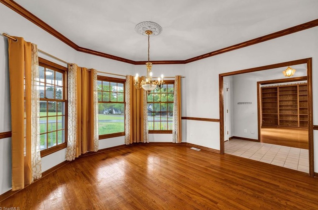 194 Old Farm Rd, Thomasville NC  27360-9423 exterior