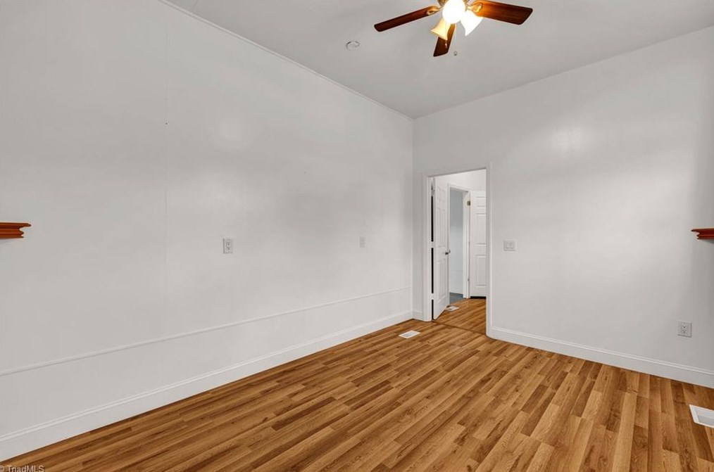 194 Old Farm Rd, Thomasville NC  27360-9423 exterior