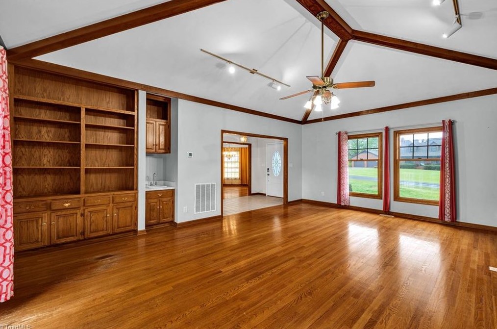 194 Old Farm Rd, Thomasville NC  27360-9423 exterior