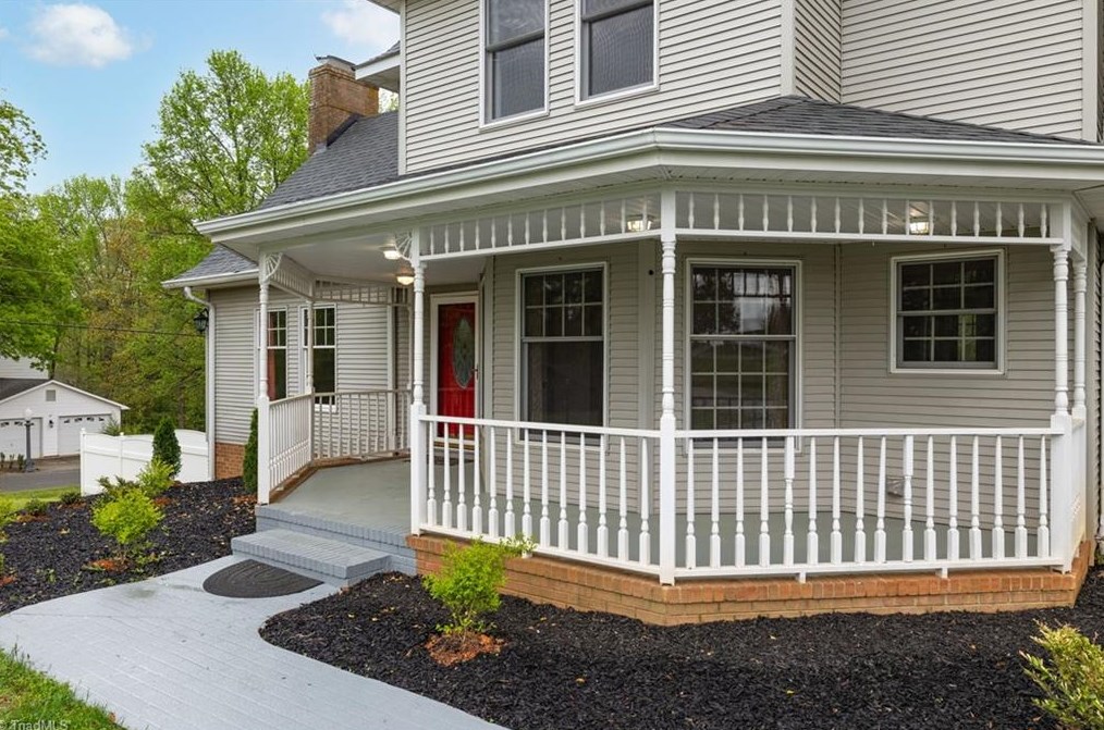 194 Old Farm Rd, Thomasville NC  27360-9423 exterior