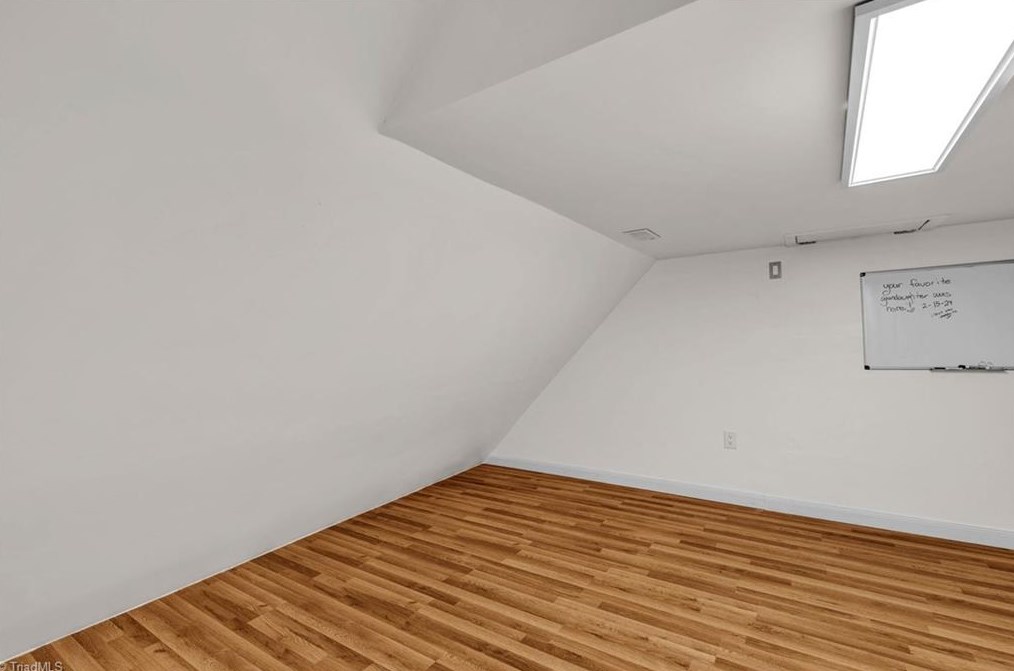 194 Old Farm Rd, Thomasville NC  27360-9423 exterior