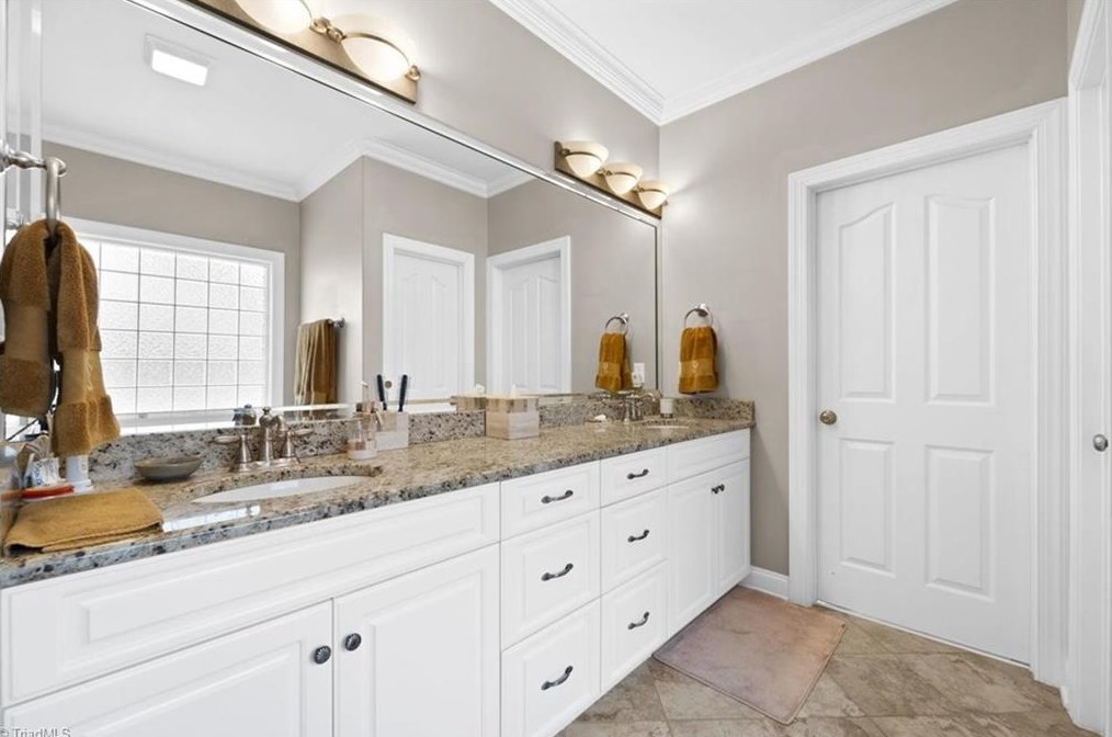 5810 Kacey Meadows Dr, Greensboro NC  27410-2534 exterior