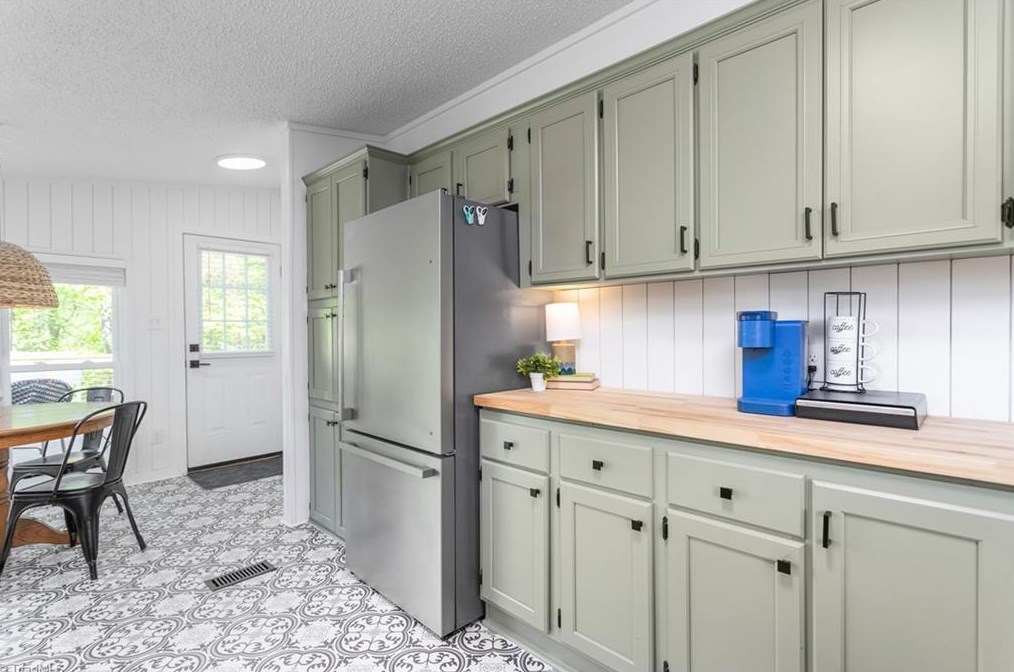 429 Riverview Ln, Lexington NC  27292-8853 exterior