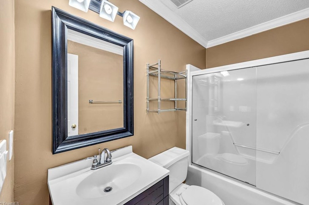 2534 White Fence Way, High Point NC  27265-9307 exterior