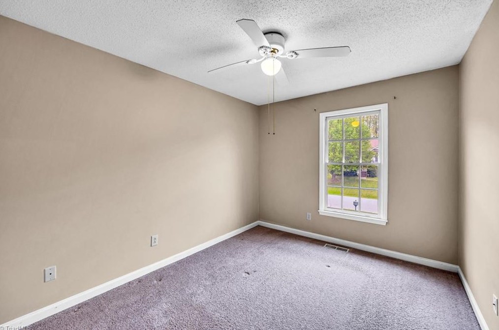 2534 White Fence Way, High Point NC  27265-9307 exterior