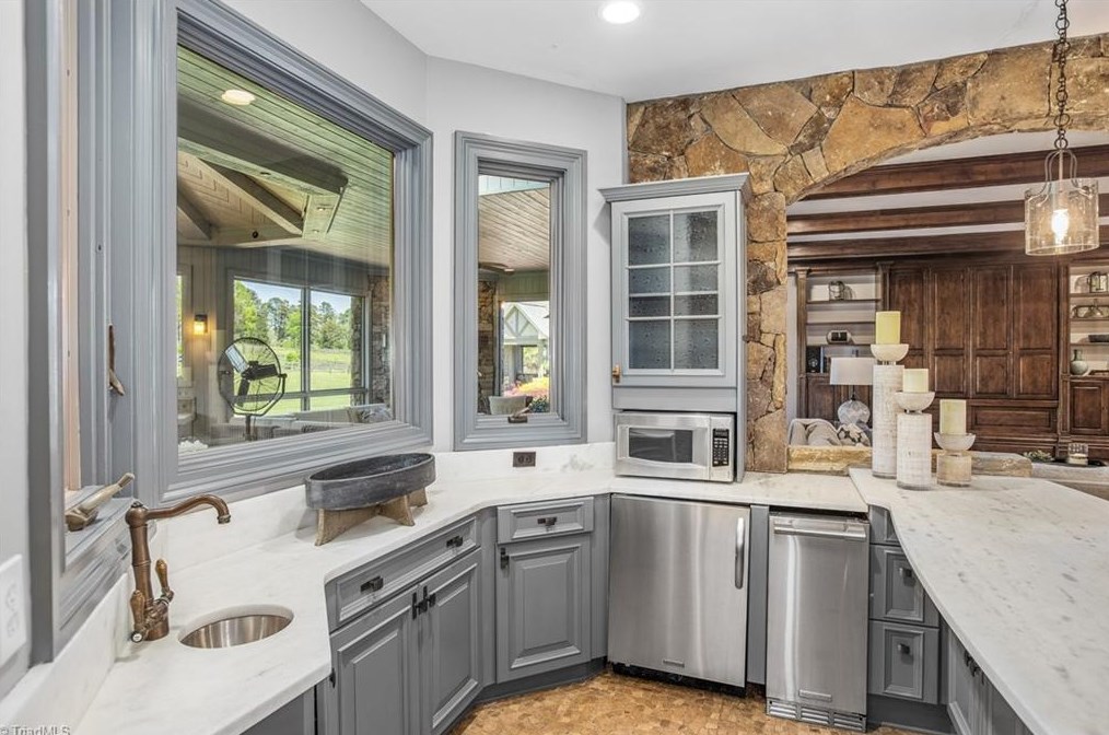 1109 Skeet Club Rd, High Point NC  exterior