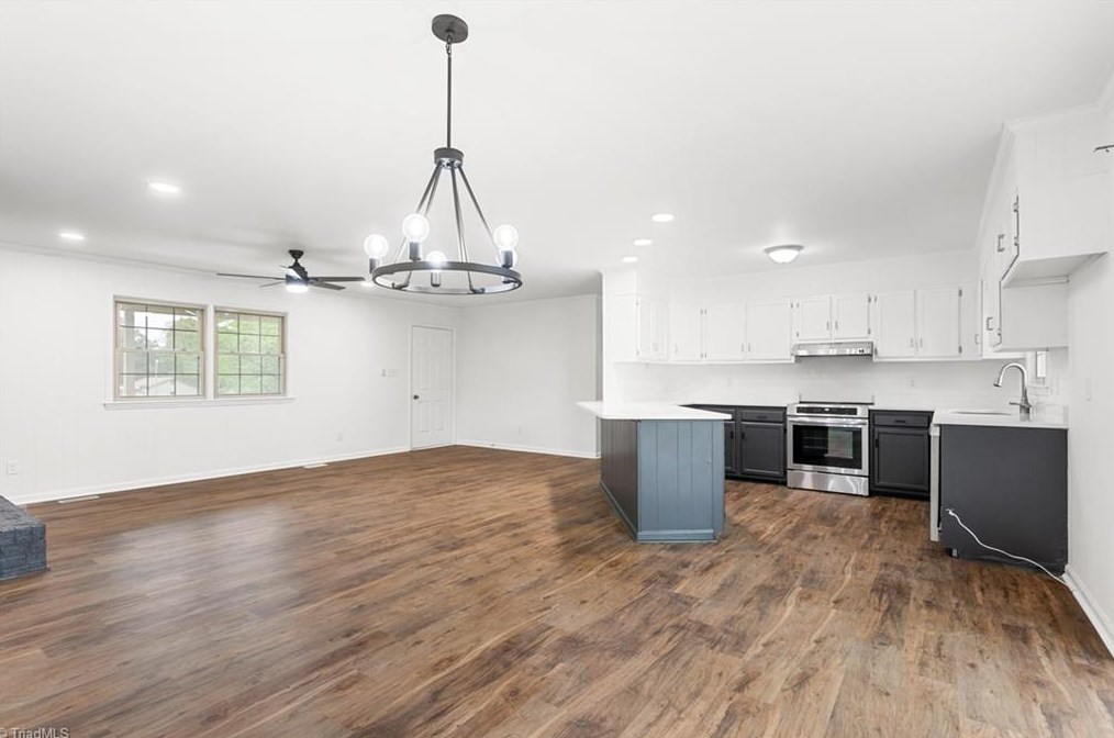 1018 Robert Ln, High Point NC  27263-3300 exterior