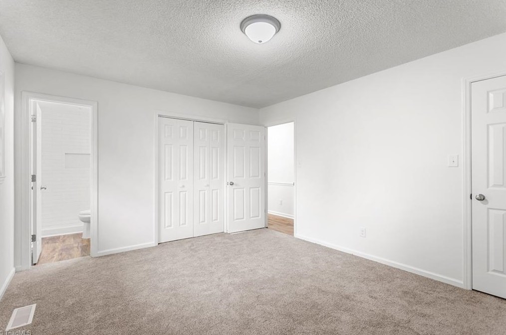 1018 Robert Ln, High Point NC  27263-3300 exterior