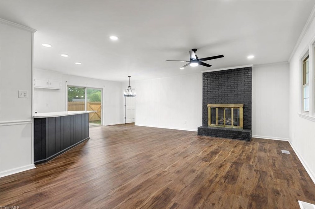 1018 Robert Ln, High Point NC  27263-3300 exterior