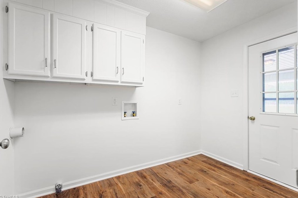 1018 Robert Ln, High Point NC  27263-3300 exterior