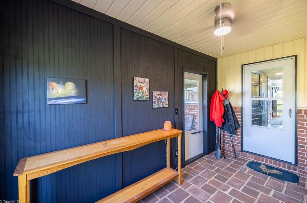 135 Rivers Edge Rd, Edwards Crossroads NC  28675-9766 exterior