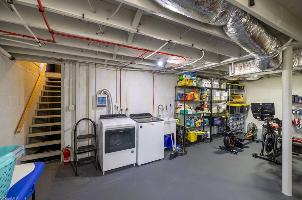 135 Rivers Edge Rd, Edwards Crossroads NC  28675-9766 exterior