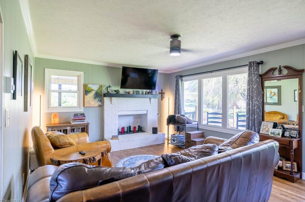 135 Rivers Edge Rd, Edwards Crossroads NC  28675-9766 exterior