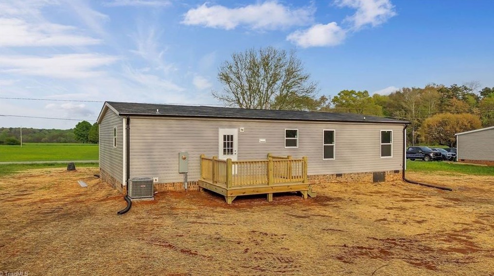 1250 Poplar Springs Rd, Elkin NC 28621-6103 exterior