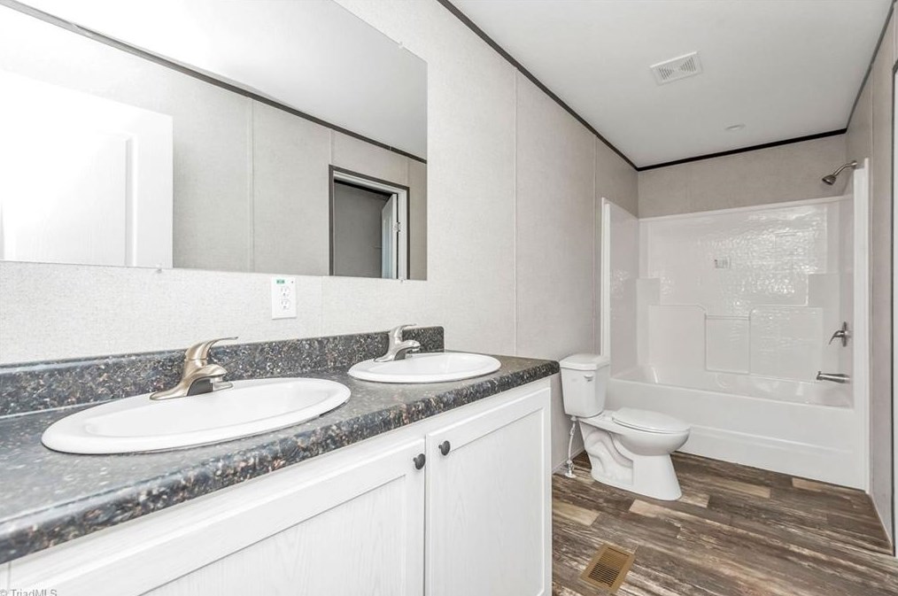 1250 Poplar Springs Rd, Elkin NC 28621-6103 exterior