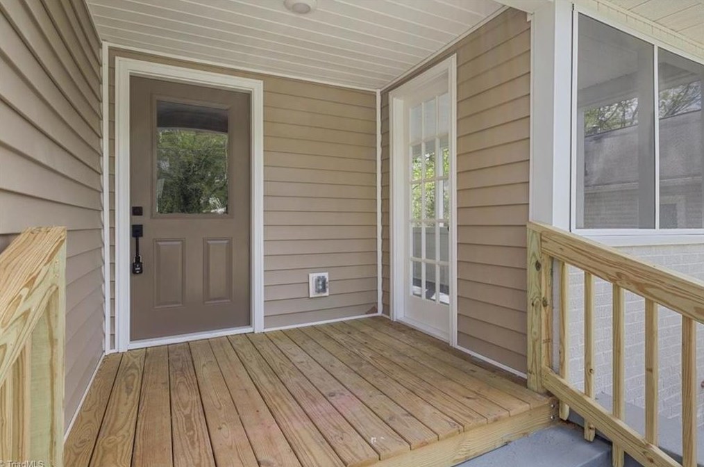 814 Douglas St, Greensboro NC  27406-1813 exterior