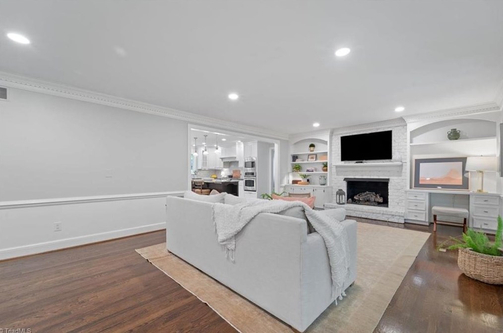 3609 Redfield Dr, Greensboro NC  27410-2829 exterior