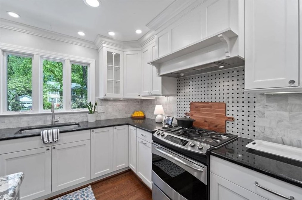 3609 Redfield Dr, Greensboro NC  27410-2829 exterior